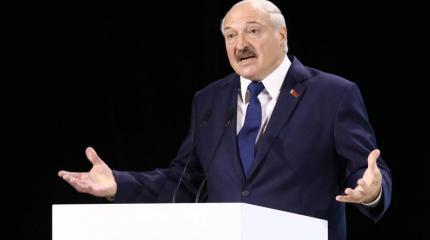 Лукашенко: я пока живой и не за границей