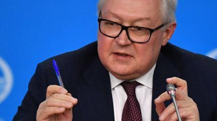 Замглавы МИД Рябков – корреспонденту Bloomberg: «Ваше СМИ как вонючий сыр» Замглавы МИД Рябков – корреспонденту Bloomberg: «Ваше СМИ как вонючий сыр»