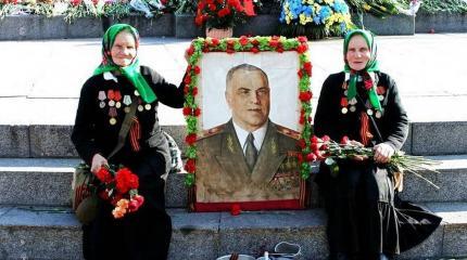 Последняя ниточка, удерживающая город-герой от превращения в Бандерштадт Последняя ниточка, удерживающая город-герой от превращения в Бандерштадт