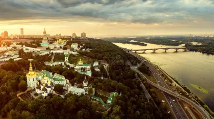 Зеленский вроде как сдрейфил, но Лавру отбирают все равно Зеленский вроде как сдрейфил, но Лавру отбирают все равно