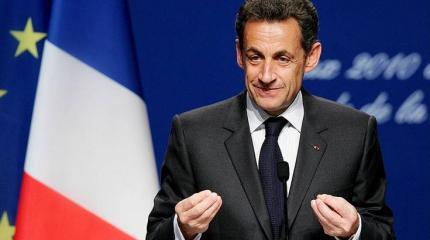 Саркози неожиданно прилетел в Россию и разразился комплиментами Саркози неожиданно прилетел в Россию и разразился комплиментами
