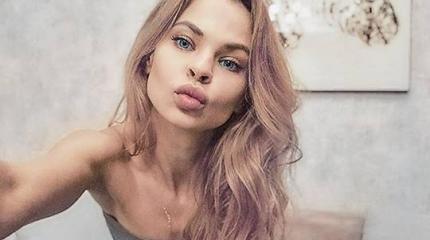 Как одна девушка лёгкого нрава подвесила на крючок российскую элиту Как одна девушка лёгкого нрава подвесила на крючок российскую элиту