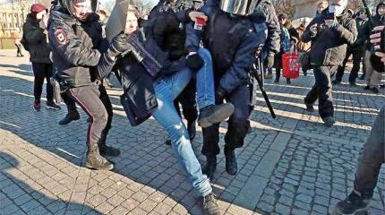 Власть испугалась протестов и грозит давать недовольным по 10 лет Власть испугалась протестов и грозит давать недовольным по 10 лет