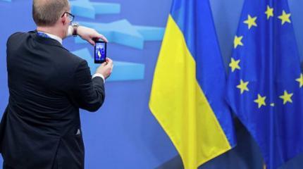 Украина может войти в ЕС только с центром в Варшаве Украина может войти в ЕС только с центром в Варшаве