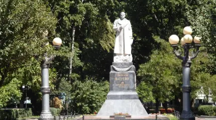 Угроза сноса памятника Ватутину: Киев продолжает стратегию США