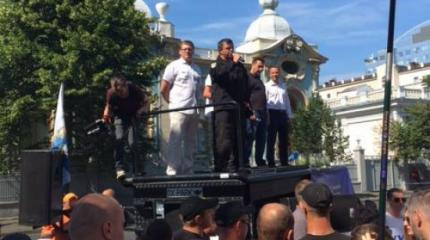 Семенченко у Верховной Рады: Восстанем против наглости политиков Семенченко у Верховной Рады: Восстанем против наглости политиков