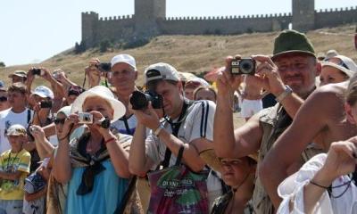 Иностранцы в Крыму: Западные СМИ представления не имеют, как тут живут люди Иностранцы в Крыму: Западные СМИ представления не имеют, как тут живут люди