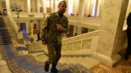 Кашевар Майдана Гаврилюк отлупил журналиста прямо в Раде Кашевар Майдана Гаврилюк отлупил журналиста прямо в Раде