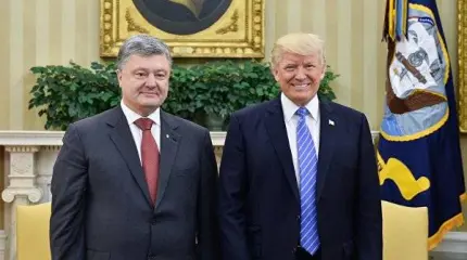 Порошенко давал взятки, чтобы встретиться с Трампом Порошенко давал взятки, чтобы встретиться с Трампом