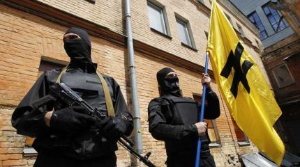 Боевики «Азова» захватили офис в центре Киева Боевики «Азова» захватили офис в центре Киева