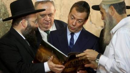 Каким богам молятся первые лица России?