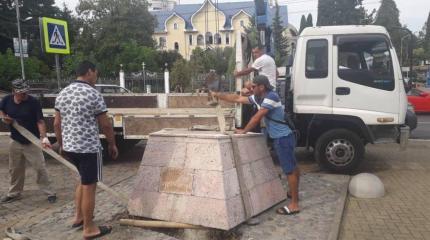 Памятник русским воинам в Сочи демонтирован после протестов Памятник русским воинам в Сочи демонтирован после протестов