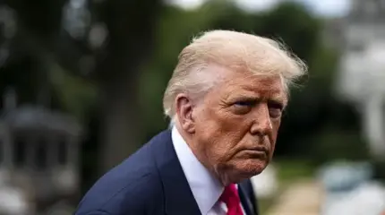 Из-под Трампа выбили трон: «Файлы Эпштейна» внимательно изучают в Кремле Из-под Трампа выбили трон: «Файлы Эпштейна» внимательно изучают в Кремле
