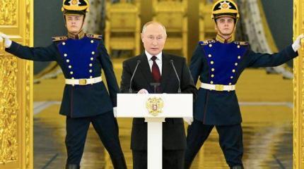 Путин становится объектом преклонения по всему миру Путин становится объектом преклонения по всему миру