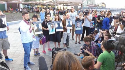 Беспомощная клоунада. Митинг против РФ на Почтовой рассмешил киевлян Беспомощная клоунада. Митинг против РФ на Почтовой рассмешил киевлян