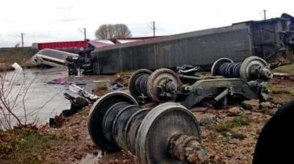 Во Франции скоростной поезд сошел с рельсов, есть погибшие