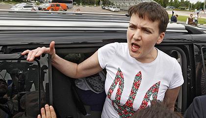 Не наскакала, а подарили. «Мерседес» Савченко вызвал гнев у украинцев Не наскакала, а подарили. «Мерседес» Савченко вызвал гнев у украинцев
