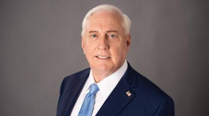 Полковник Макгрегор: Путин спас Россию от финансового диктата Запада Полковник Макгрегор: Путин спас Россию от финансового диктата Запада