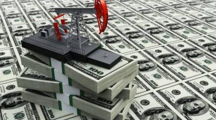Правительство хочет «отжать» у нефтяников прибыль от девальвации рубля. Чем это грозит?