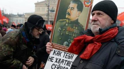 Желая дохоронить Сталина, политики нечаянно воскресили его