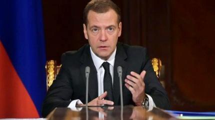 Медведев впервые ответил на обвинения Навального Медведев впервые ответил на обвинения Навального
