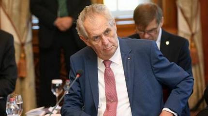 Чешские СМИ рассказали, почему высшее руководство страны капитулирует перед РФ Чешские СМИ рассказали, почему высшее руководство страны капитулирует перед РФ