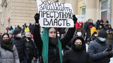 Рейтинг Путина продолжает падать, рейтинг Навального — расти Рейтинг Путина продолжает падать, рейтинг Навального — расти