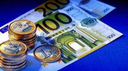 Курс евро резко обвалился на 2 рубля, доллар на 1,5 рубля Курс евро резко обвалился на 2 рубля, доллар на 1,5 рубля