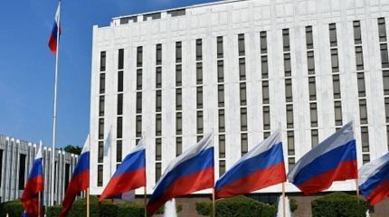 Жены и дети «выгоняемых» из США российских дипломатов не хотят возвращаться в РФ Жены и дети «выгоняемых» из США российских дипломатов не хотят возвращаться в РФ