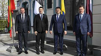 Гройсман и премьеры стран Балтии пугают мир военной мощью Крыма