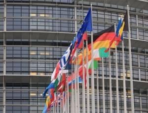 Смотри не тресни: Запад пожирает Украину, но Россией подавится