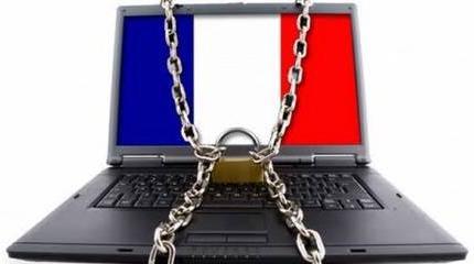 Власти Франции ополчились на оппозиционные СМИ после парижских терактов Власти Франции ополчились на оппозиционные СМИ после парижских терактов