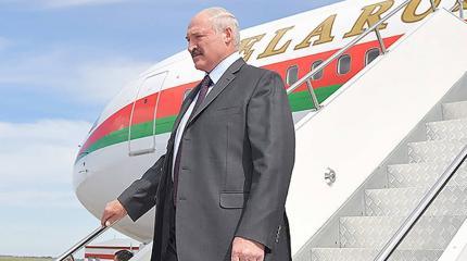 В Крым вместо Лукашенко прилетели «батькины эксперты» В Крым вместо Лукашенко прилетели «батькины эксперты»