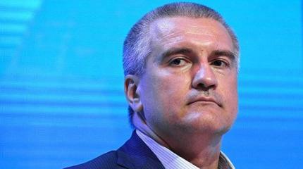 Аксенов поздравил украинцев с Днем освобождения от фашистов