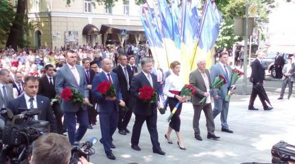 Как Порошенко унизил киевлян в День Конституции Как Порошенко унизил киевлян в День Конституции