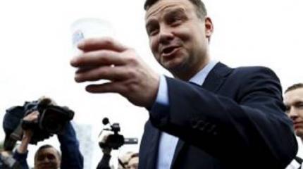 Долго ли Порошенко будет ждать встречи с Дудой?