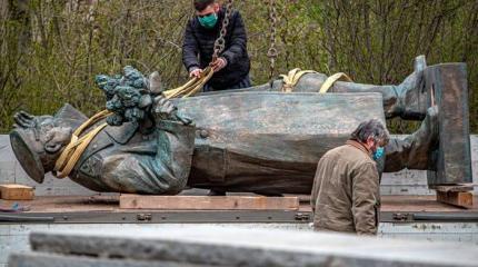 Такими потомками гордились бы самые отъявленные коллаборационисты Чехии Такими потомками гордились бы самые отъявленные коллаборационисты Чехии