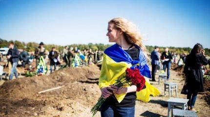 Украину превращают в одно огромное кладбище Украину превращают в одно огромное кладбище