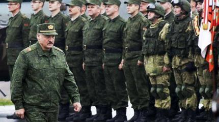 Главком Лукашенко скомандовал: «В ружье!» Главком Лукашенко скомандовал: «В ружье!»