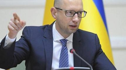 Яценюк: Россия присвоила победу во Второй мировой войне Яценюк: Россия присвоила победу во Второй мировой войне