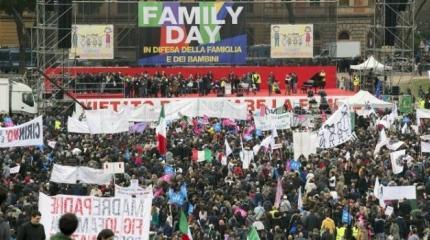 В Риме сотни тысяч человек вышли против легализации однополых союзов В Риме сотни тысяч человек вышли против легализации однополых союзов