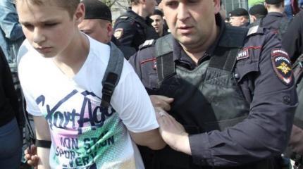 К чему приведут штрафы за подростков на несогласованных акциях? К чему приведут штрафы за подростков на несогласованных акциях?
