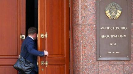 Батька послал: Прибалтийские послы тикают из Минска Батька послал: Прибалтийские послы тикают из Минска