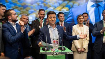 Экспертное мнение: власть над Украиной досталась дилетантам Экспертное мнение: власть над Украиной досталась дилетантам
