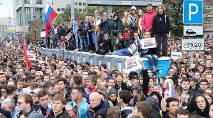 Для борьбы с настоящей оппозицией власть готова разрешить акции либералов Для борьбы с настоящей оппозицией власть готова разрешить акции либералов