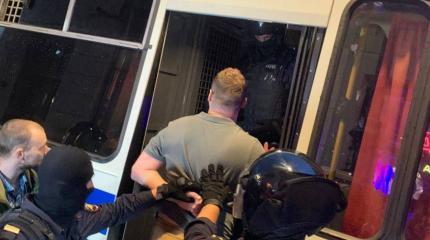 Полиция задержала участников провокации на митинге против Путина в Москве Полиция задержала участников провокации на митинге против Путина в Москве