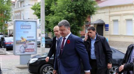 На дне стакана: Порошенко пропил Херсон террористам На дне стакана: Порошенко пропил Херсон террористам