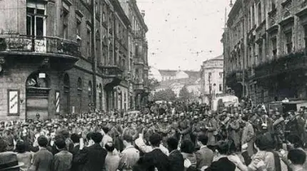 «Моя рука никогда не шевельнётся потребовать от украинцев такую жертву» «Моя рука никогда не шевельнётся потребовать от украинцев такую жертву»