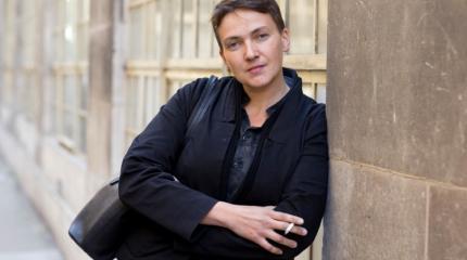 Савченко рассказала анекдот про выискивающего дорожные ямы Гройсмана Савченко рассказала анекдот про выискивающего дорожные ямы Гройсмана