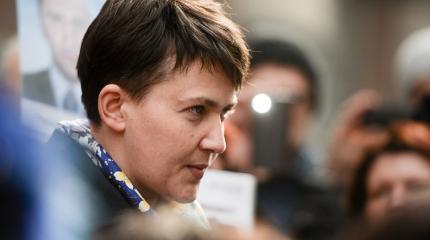 Савченко оценила вероятность возвращения Азарова и Януковича в Украину Савченко оценила вероятность возвращения Азарова и Януковича в Украину
